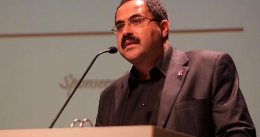 وزير التربية يقرر إعادة 500 معلم إلى عملهم في غزة