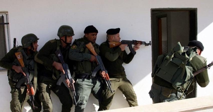 اشتباكات عنيفة بين أجهزة السلطة ومسلحين بنابلس