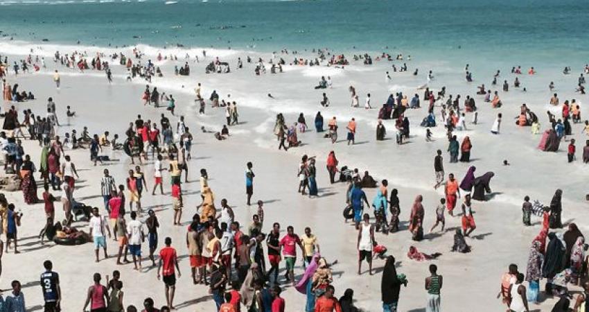 160121174951_somalia_mogadishu_lido_beach_640x360_bbc_nocredit