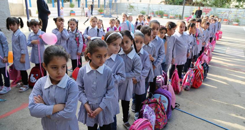 نحو مليون و200 ألف طالب في فلسطين