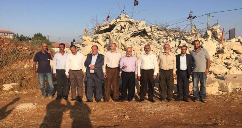  زيارة نواب القدس ورام الله للبيوت المهدمة في قلنديا (2)