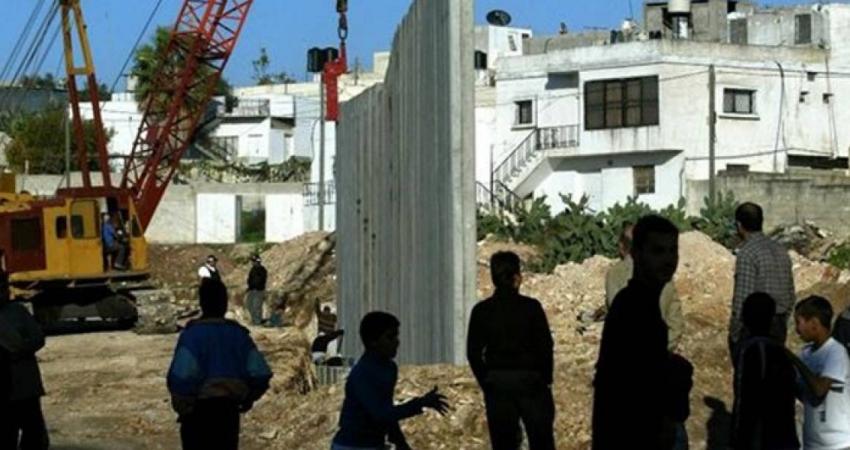 القيادة الفلسطينية بلبنان: أُبْلغنا بوقف بناء جدار عين الحلوة