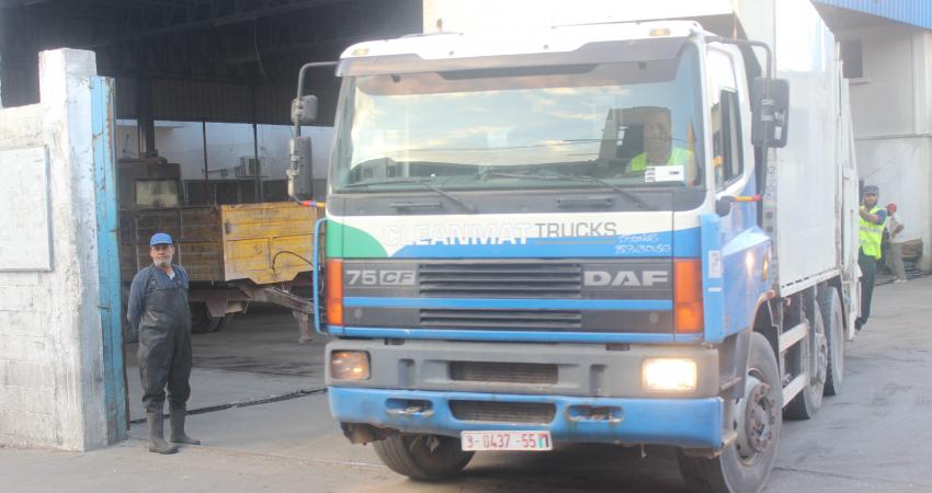 بلدية رفح ترحل قرابة 88 ألف كوب من النفايات الصلبة