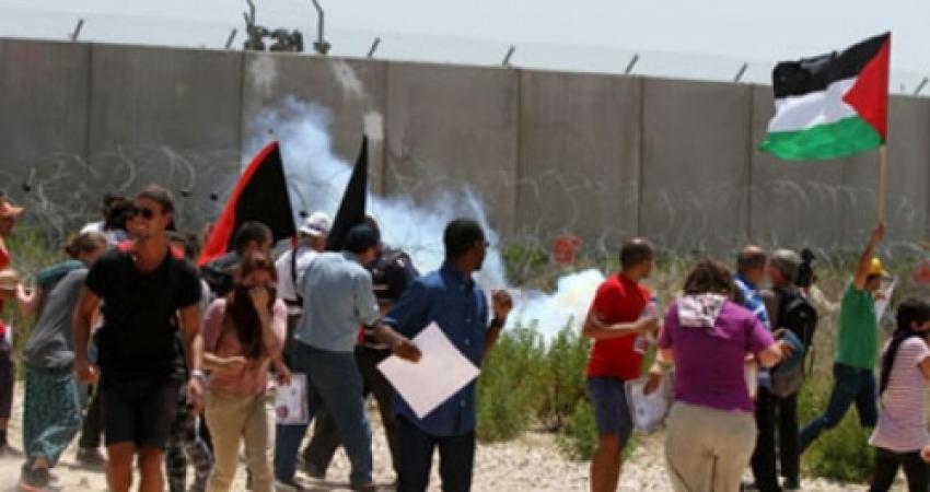 الاحتلال يقمع مسيرة نعلين