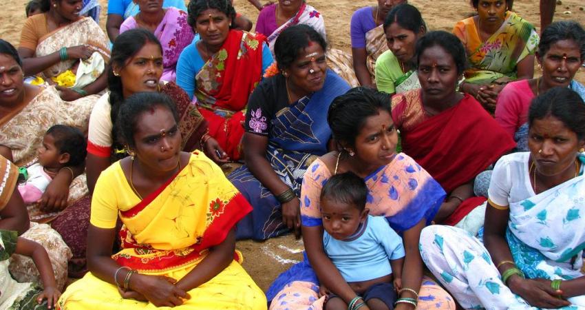 Women_healthcare_India02