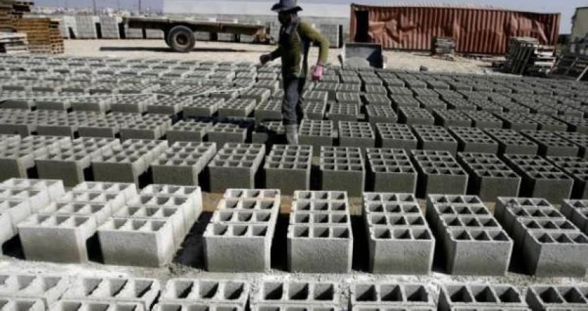 الاحتلال يمنع إدخال الإسمنت لغير المتضررين