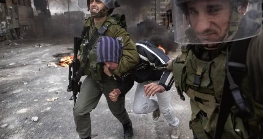 اعتداء جنود الاحتلال على شاب