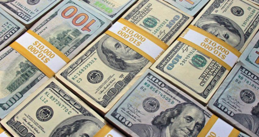 الدولار يرتفع لليوم الثاني مع انحسار الآمال في اتفاق تجارة