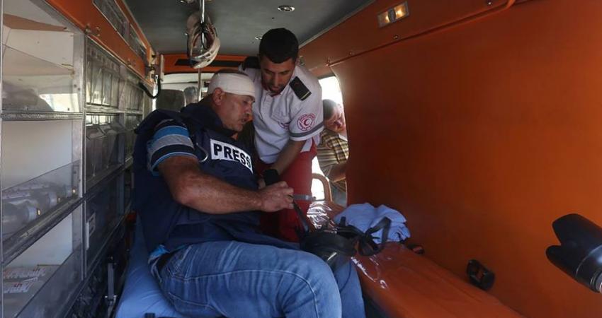 إصابة مصور صحفي بقمع الاحتلال لمسيرة كفر قدوم