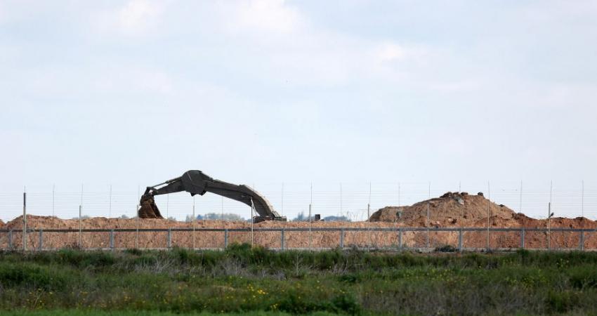 حفارات الاحتلال على حدود غزة