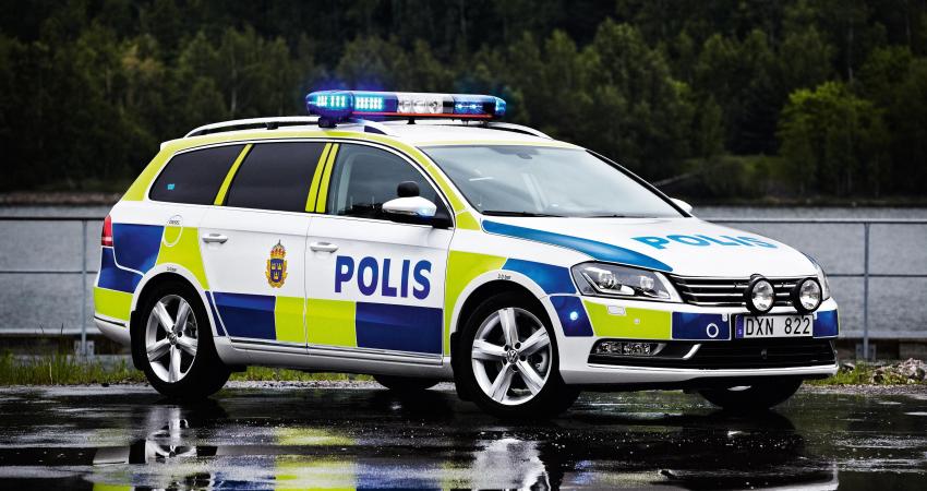 VW_Passat_Swedish_Police_Car_001