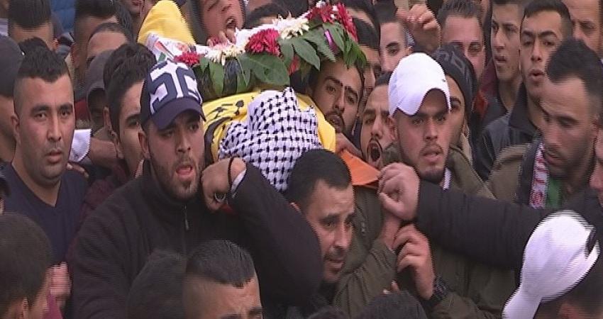 تشييع جثمان الشهيد الطفل "البايض" بالجلزون