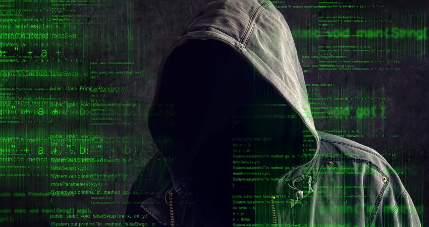 sh_hacker-in-hoodie1500px