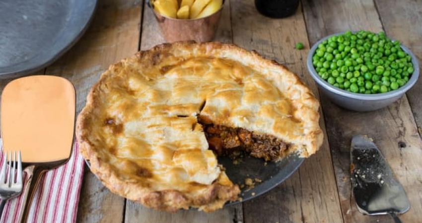 british-steak-and-ale-pie-photo