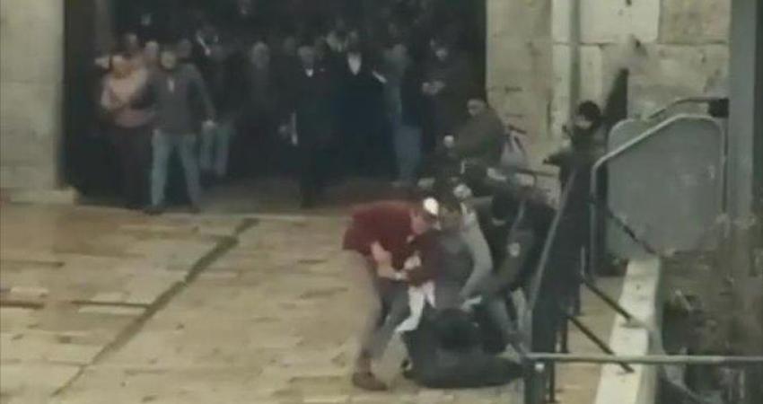 الاحتلال يعتقل سيدة بزعم "تنفيذ طعن" بالقدس