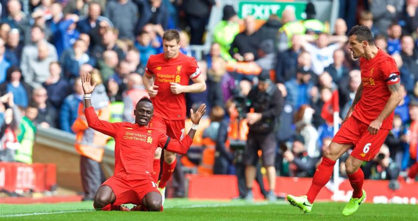 ليفربول يضرب الجار إيفرتون بثلاثية في الديربي