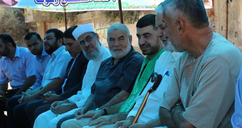 نواب المحافظة الوسطى خلال زيارة المحرر زقوت