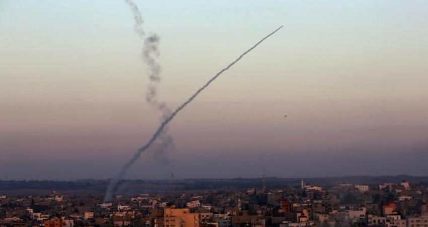 80-013359-launch-of-a-rocket-from-gaza-on-southern-israel_700x400