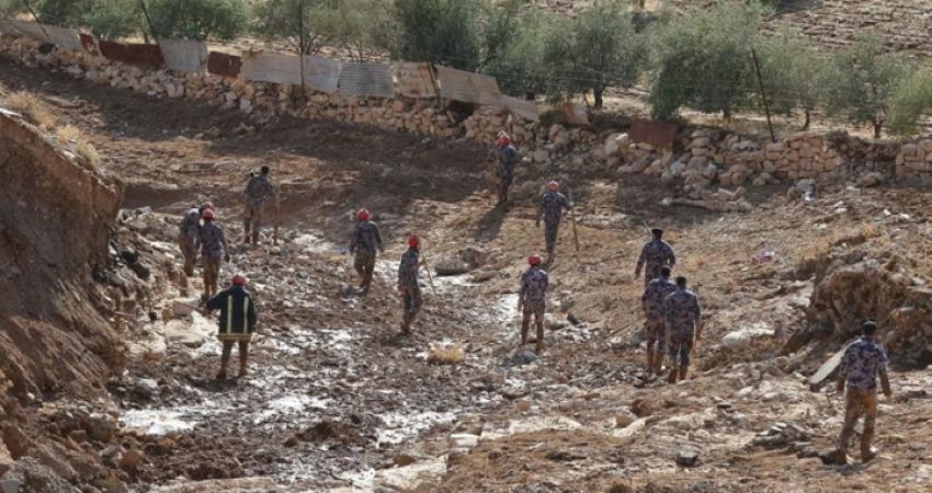 العثور على جثة شاب أردني جرفته السيول قبل شهر