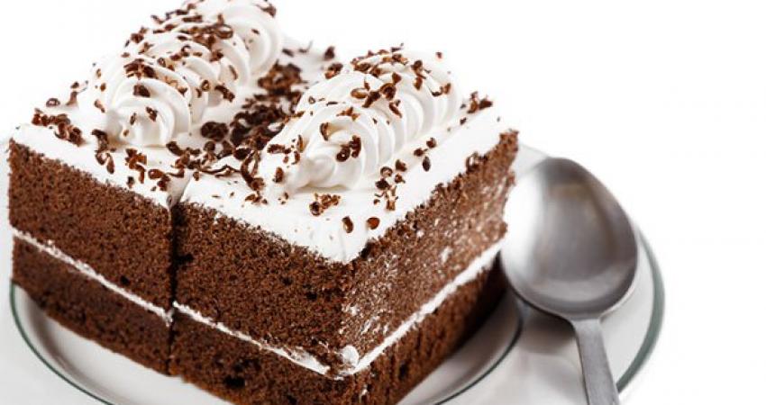 chocolate-cake-with-cream