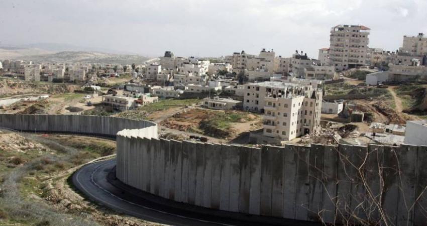 خطة إسرائيلية لفصل أكثر من 150 ألف فلسطيني عن القدس