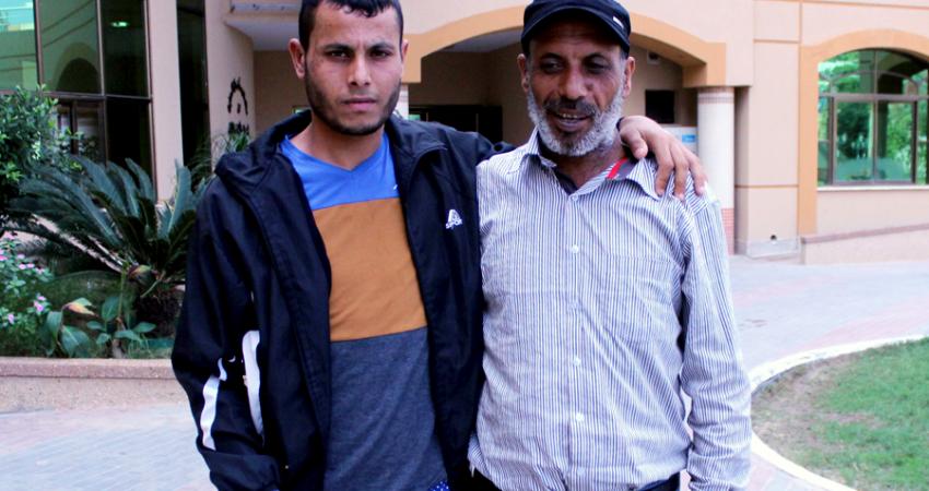 محمد ينجو من حفرة كادت تسلبه حياته