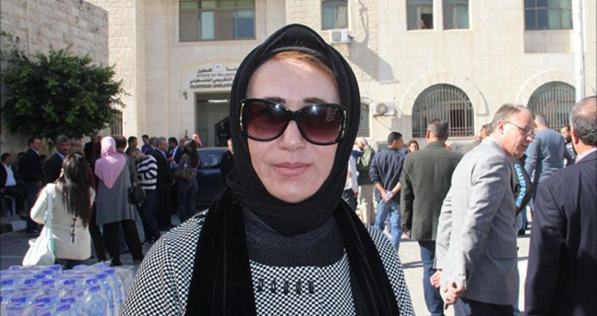 ردح علنّي..  نجاة أبو بكر