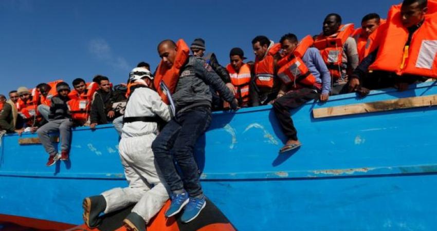 تمكنت قوات حرس الحدود الإيطالية وقوارب أخرى السبت من انقاذ قرابة 3 آلاف مهاجر قبالة السواحل الليبية، وفق ما أعلنته منظمة ألمانية غير حكومية. يأتي هذا بعد أقل من يوم من إنقاذ أكثر من ألفي مهاجر غير شرعي قبالة السواحل الليبية كانوا يحاولون الوصول إلى أوروبا