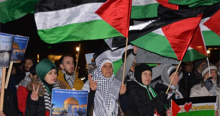 متظاهرات عبّرن عن تمسّكهن بالقدس عاصمة لفلسطين