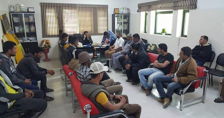 بلدية الزوايدة تجتمع بصيادي المجداف بالقرية