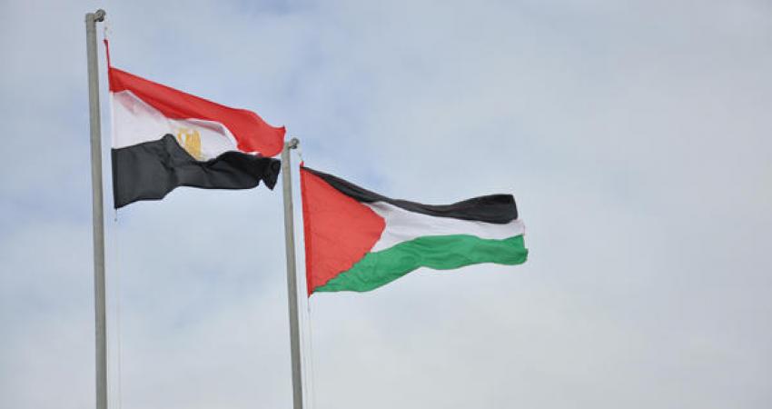 "الأهرام" تنشر تقريرًا عن مكاسب مصر من إنشاء منطقة حرة مع غزة