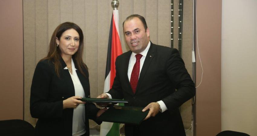 توقيع مذكرة تفاهم بين الإحصاء الفلسطيني ومؤسسة سيدة الأرض وقعت معالي السيدة علا عوض، رئيس الإحصاء الفلسطيني، ود. كمال الحسيني، الرئيس التنفيذي لمؤسسة سيدة الأرض اليوم الخميس في المقر الرئيسي للإحصاء في مدينة رام الله، مذكرة تفاهم مشتركه بهدف تنفيذ مبادرة 