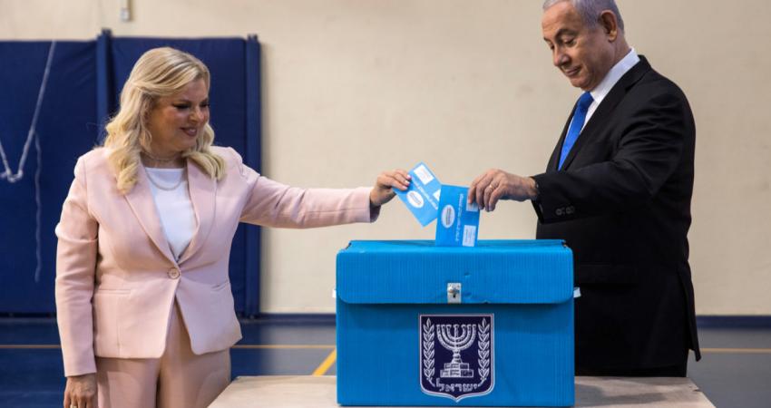 2019-09-17T091711Z_1744355331_RC1633543E50_RTRMADP_3_ISRAEL-ELECTION-NETANYAHU-VOTES-1200x800