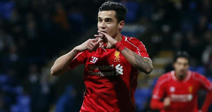 ألمح البرازيلي فيليب كوتينيو، لاعب ليفربول، لترحيبه بالانتقال إلى صفوف برشلونة، عندما أبدى سعادته باللعب بجوار مواطنه نيمار دا سيلفا.  وأشارت تقارير صحفية إسبانية عدة إلى أن كوتينيو يعد هدفا أساسيا لبرشلونة خلال فترة الانتقالات الصيفية المقبلة، فيما صرح ن