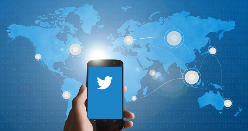 303026-fake-twitter-accounts