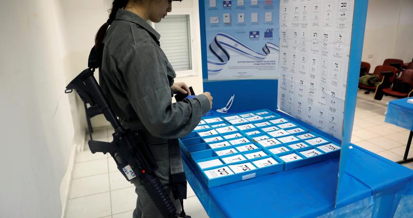 2019-04-08T091434Z_2120633609_RC18060F5580_RTRMADP_3_ISRAEL-ELECTION-BORDER-POLICE-VOTING