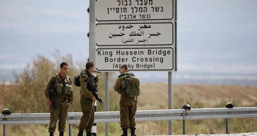 الاحتلال منع 43 مواطنًا من السفر خلال الأسبوع الماضي