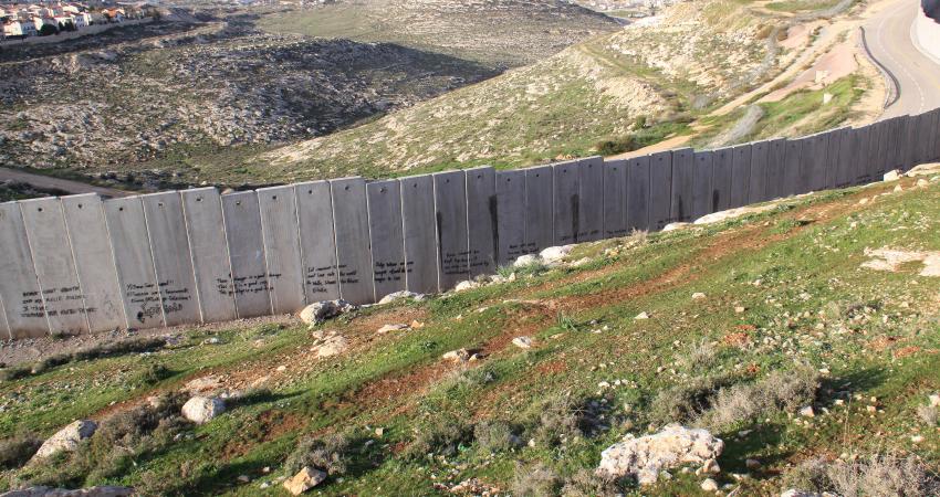 Israeli_West-Bank_barrier_Ramallah