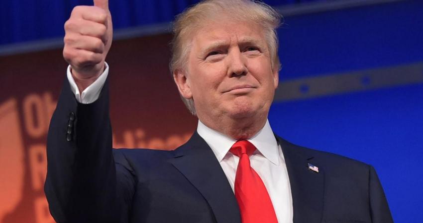 483208412-real-estate-tycoon-donald-trump-flashes-the-thumbs-up.CROP_.promo-xlarge2