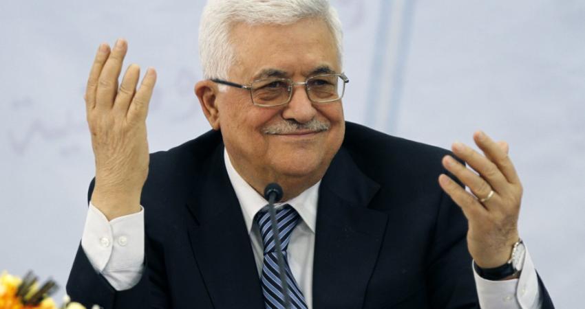 عباس يستقبل وفدا من الشخصيات العربية والمغتربين الفلسطينيين