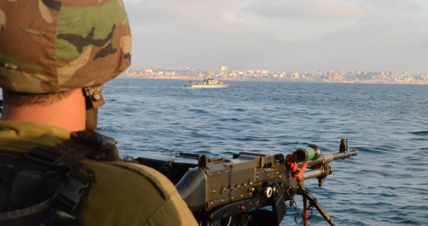 Israel_Navy_Strike_Gaza_from_the_Sea_(14760296273)