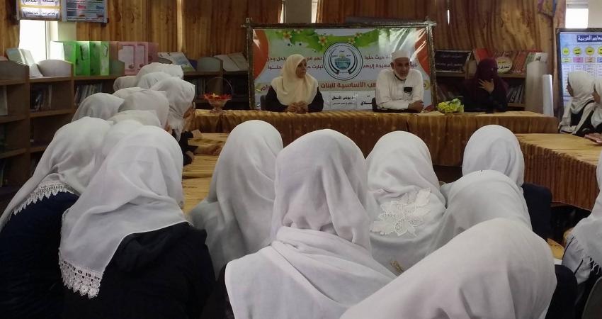 الأسطل يلتقي بنخبه من طالبات الثانوية بمحافظة رفح