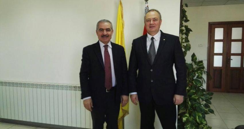 اشتية وممثل روسيا الاتحادية