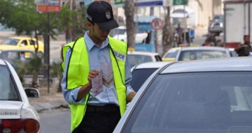 الخليل: أب يبلّغ عن ابنه لقيادته مركبة غير قانونية