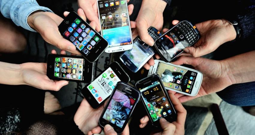 A-group-of-smart-phones