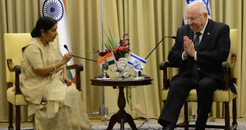 ريفلين والهند