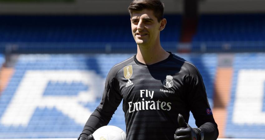 thibaut-courtois-real-madrid-unveiling_10yzsk8r1kto4111dbsomqyng8