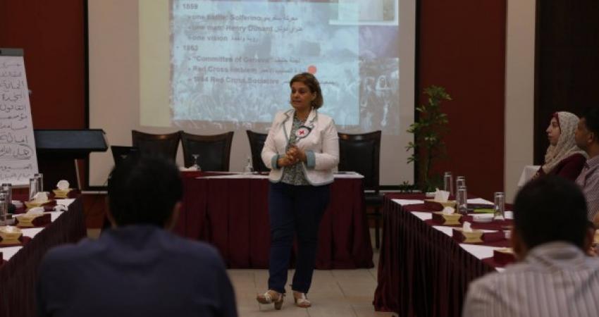 الصليب الأحمر واتحاد الإذاعات ينظمان ورشة عمل حول القانون الدولي والإسعاف الأولي