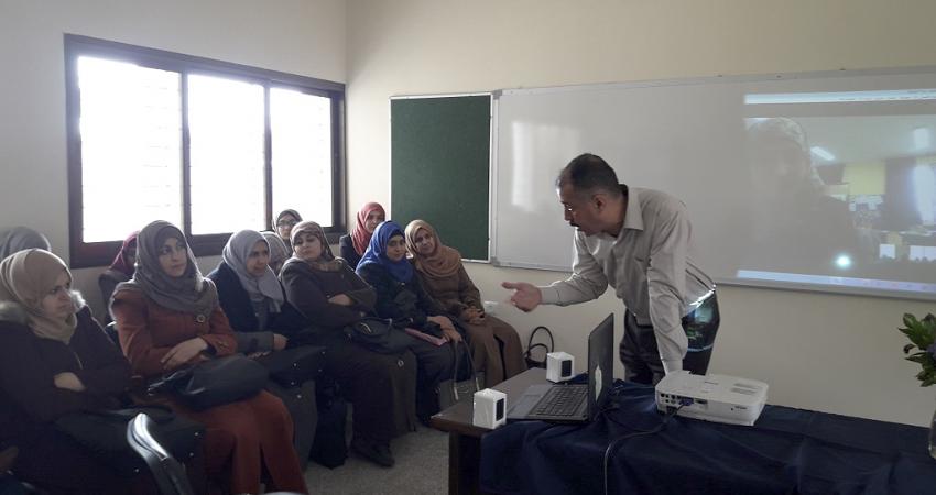 التعليم تقيم ورشة عمل حول أساليب التدريس بالغرف الصفية