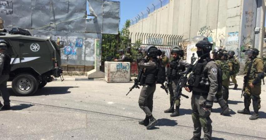 الاحتلال يقمع مسيرة تضامنية مع الأسرى في بيت لحم